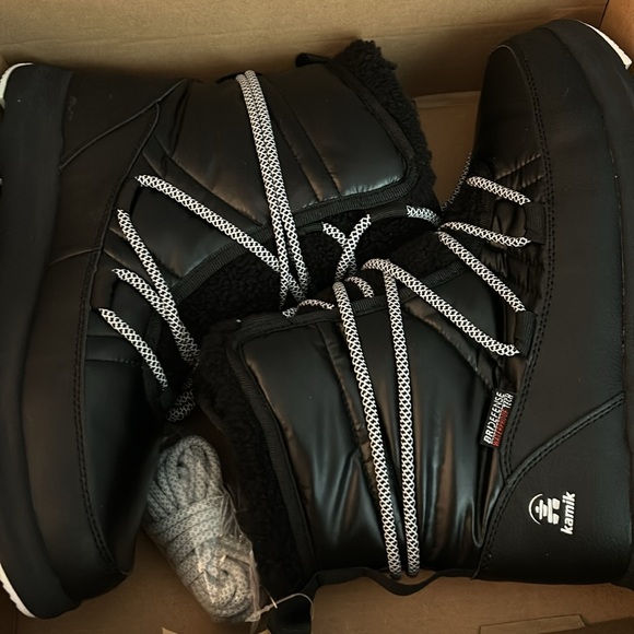 NEW NWOB Women’s KAMIK lea pull Snow ankle boots Sz 10 $140 - Picture 8 of 9